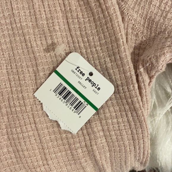 Pink Turtleneck - Picture 3 of 4